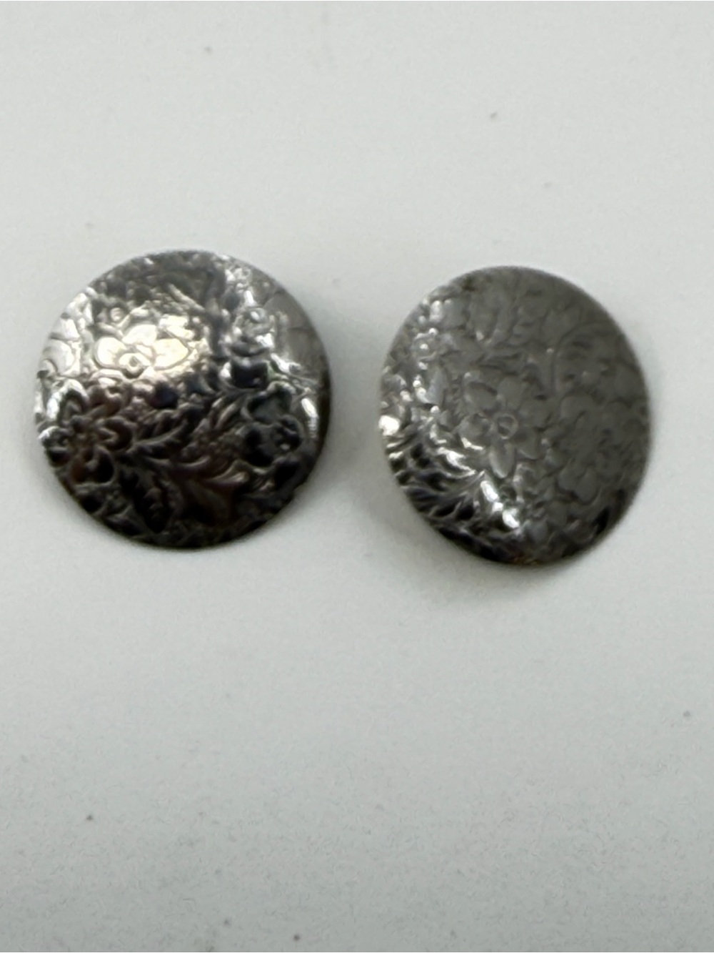 Vintage Silver Tone Floral Etched Lightweight Metal Pierced Earrings Flowers